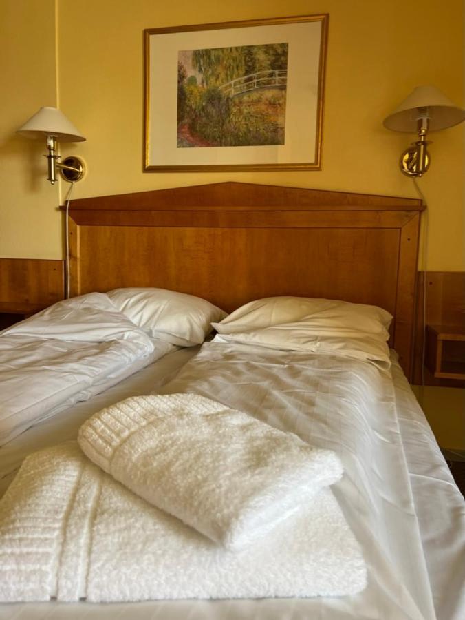 Ovre Sem Gard Hotel Asker Bagian luar foto